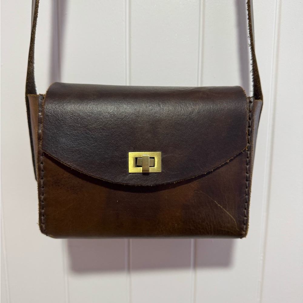 Brown Leather Crossbody Bag with Gold Clasp
